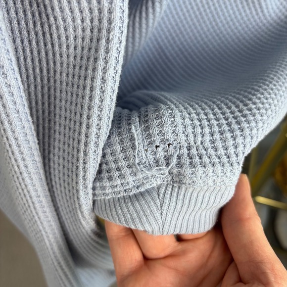 Aerie Womens Oversized Waffle Knit Crewneck Sweatshirt Light Blue Medium - Picture 12 of 16